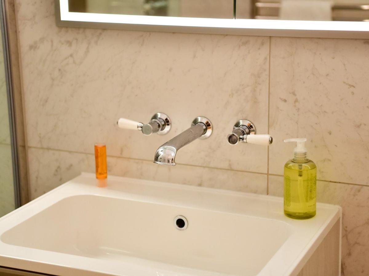 Pass The Keys Beautiful 2 Bed Apartment With Parking In The Bay Кардиф Екстериор снимка